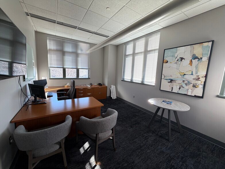 More Photos Of 6300 Sprint Pky, Overland Park Coworking Space