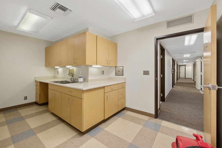 More Photos Of 561 N Alta Ave, Dinuba Medical For Lease