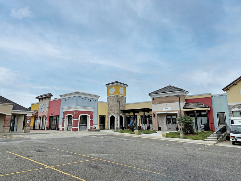 Primary Photo Of 736 N Andover Rd, Andover Storefront For Sale