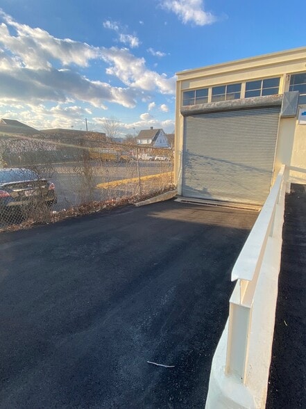 More Photos Of 68 Pleasant St, New Rochelle Warehouse For Lease