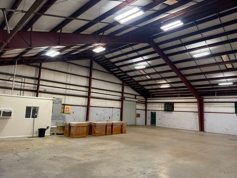 More Photos Of 3653 Regent Blvd, Jacksonville Warehouse For Sale