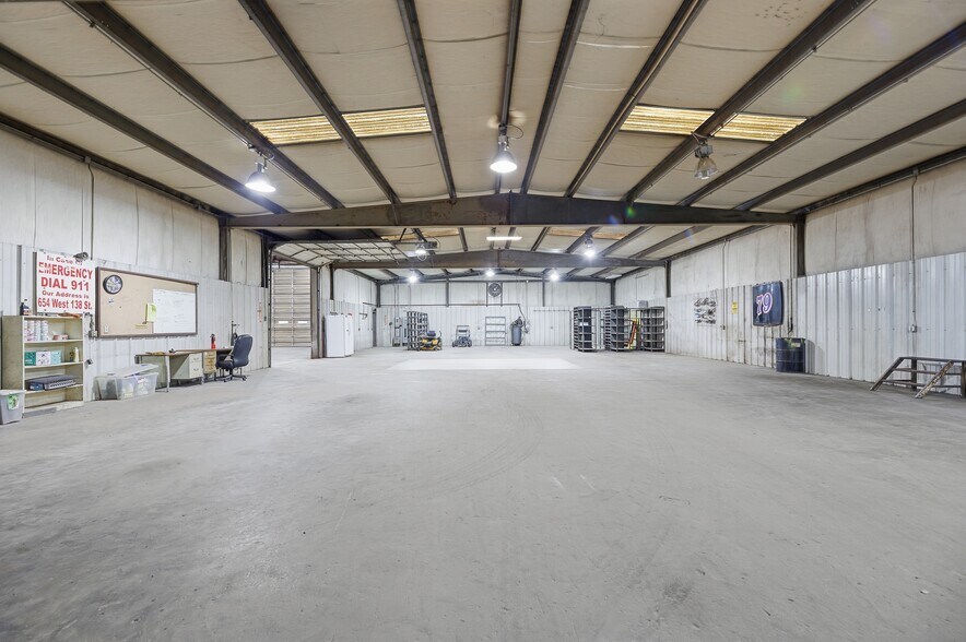 More Photos Of 654 W 138th St, Glenpool Industrial For Lease