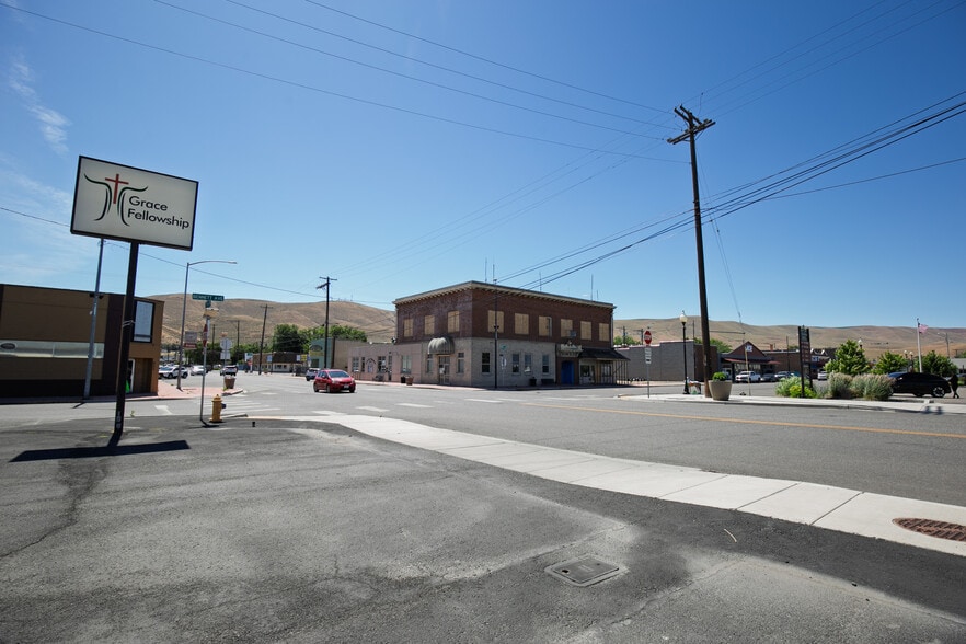 More Photos Of 601 7th St, Prosser General Retail For Sale