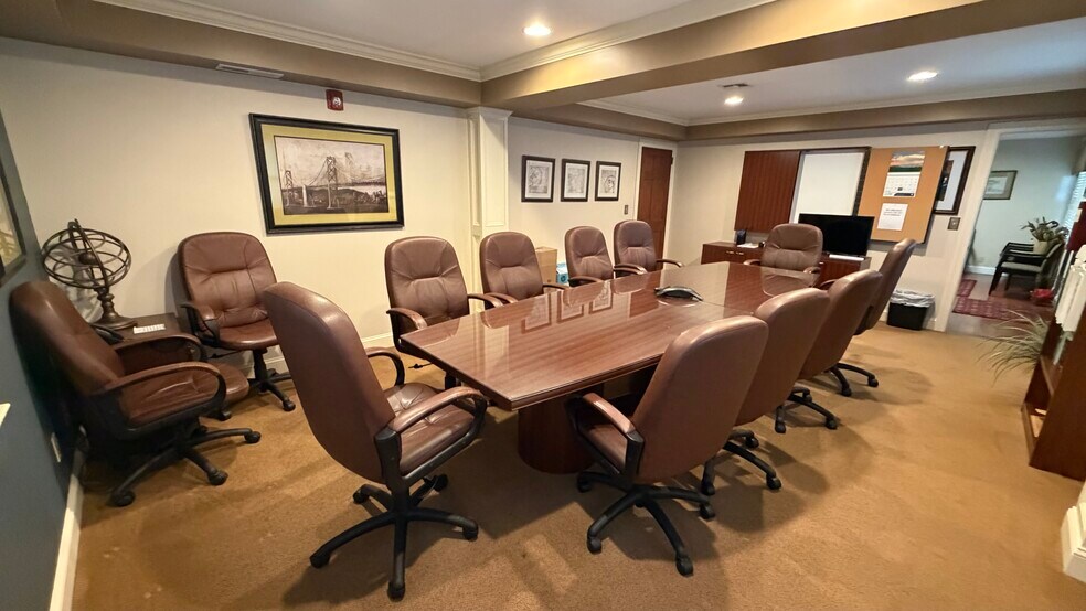 More Photos Of 205 State Route 31 N, Washington Office Residential For Sale