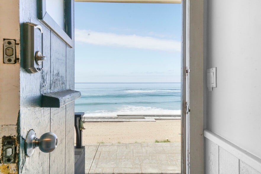 More Photos Of 11914 Beach Club Way, Malibu Multifamily For Sale