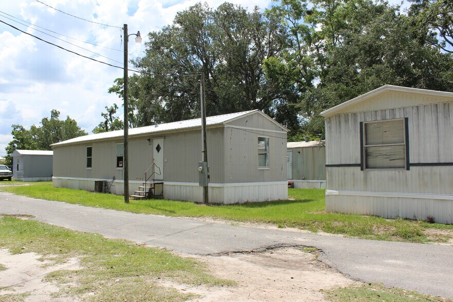 More Photos Of 33 E Peeler Ave, Lakeland Manufactured Housing Mobile Home Park For Sale