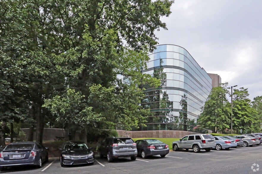 More Photos Of 2840 Plaza Pl, Raleigh Office For Lease