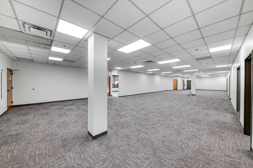 More Photos Of 3285 Saturn Ct, Peachtree Corners Warehouse For Lease