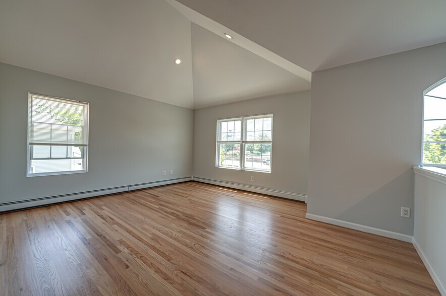 More Photos Of 2163 Sunrise Hwy, Islip Office For Sale