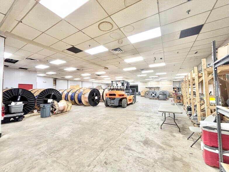 More Photos Of 20 Crescent St, Stamford Warehouse For Sale