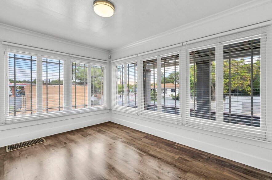 More Photos Of 72 Burns St, Reno Storefront Retail Residential For Lease
