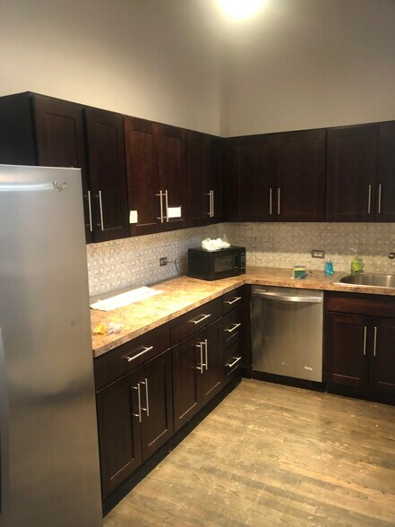 More Photos Of 161 W Harrison St, Chicago Apartments For Lease