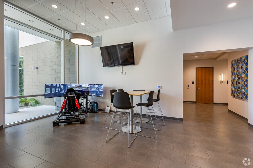 More Photos Of 4715 Data Ct, Orlando Office For Sale