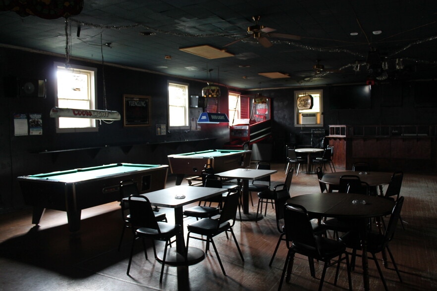 More Photos Of 3036 E State St, Hermitage Bar For Sale