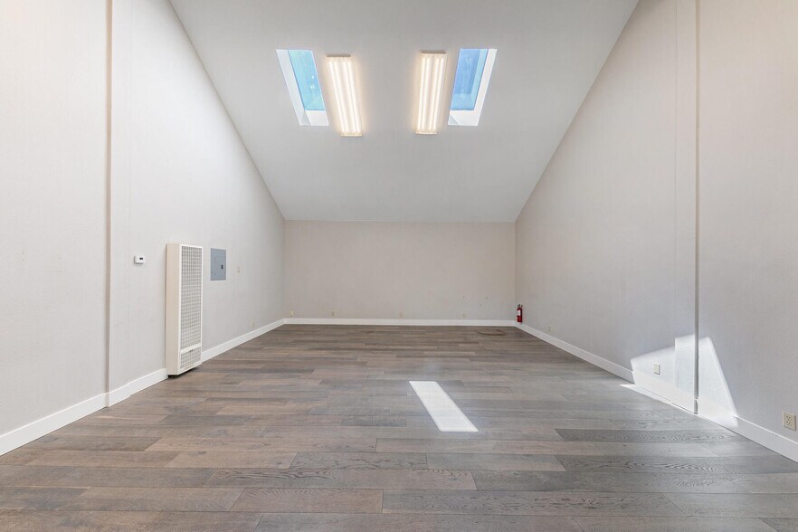 More Photos Of 12315 Deerfield Dr, Truckee Office Residential For Sale