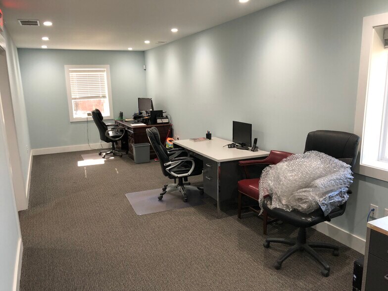More Photos Of 164 Bobby Boss Dr, Loganville Warehouse For Lease