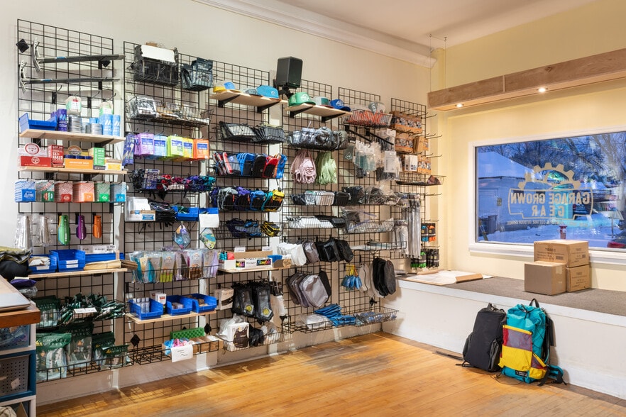 More Photos Of 1828-1832 E 35th St, Minneapolis Storefront For Lease