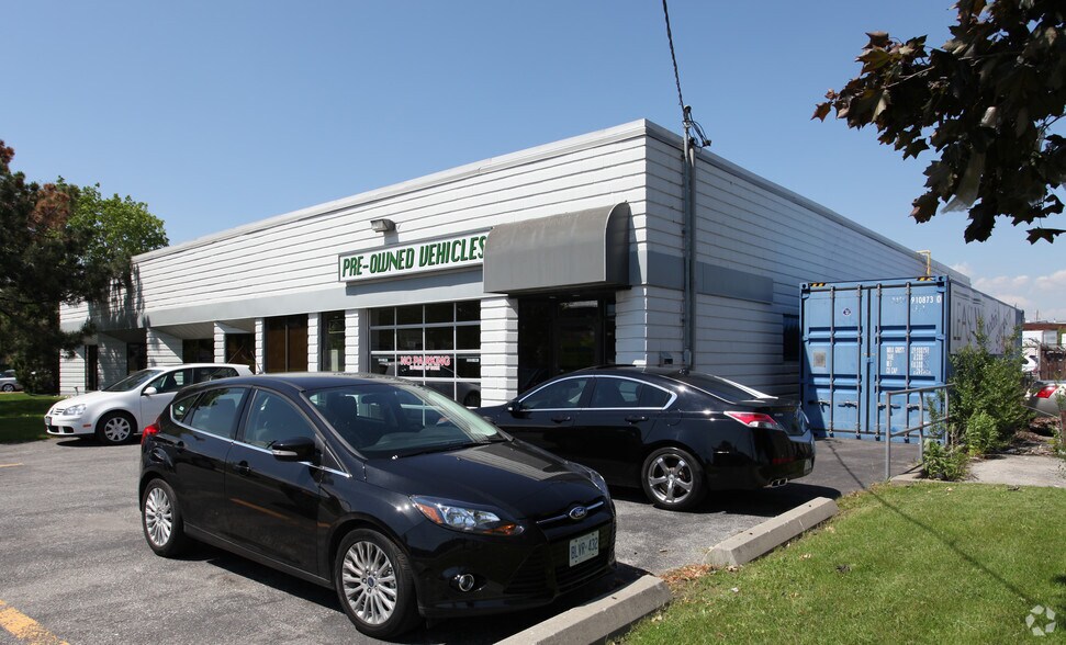 More Photos Of 4077 Chesswood Dr, Toronto Office For Sale