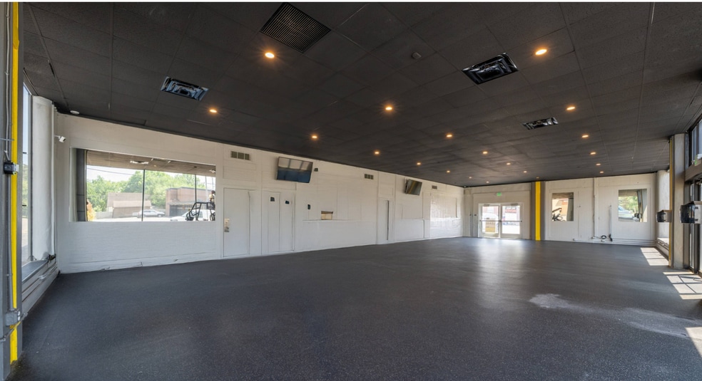 More Photos Of 1562 King Ave, Columbus Freestanding For Lease