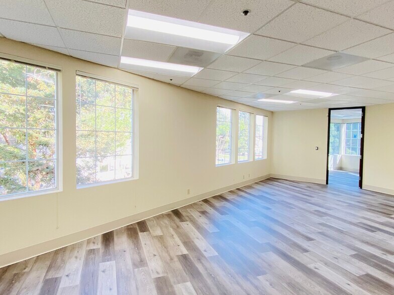 More Photos Of 1291-1295 Oakmead Pky, Sunnyvale Unknown For Lease