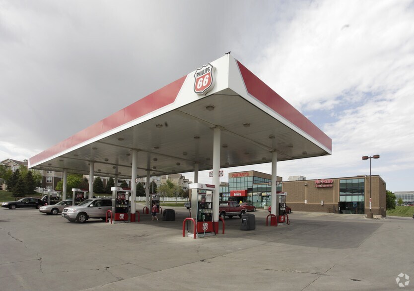 More Photos Of 3721-3725 N 147th St, Omaha Convenience Store For Lease
