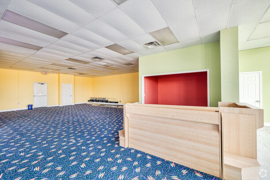 More Photos Of 1351 Boone Avenue Ext E, Kingsland Unknown For Lease