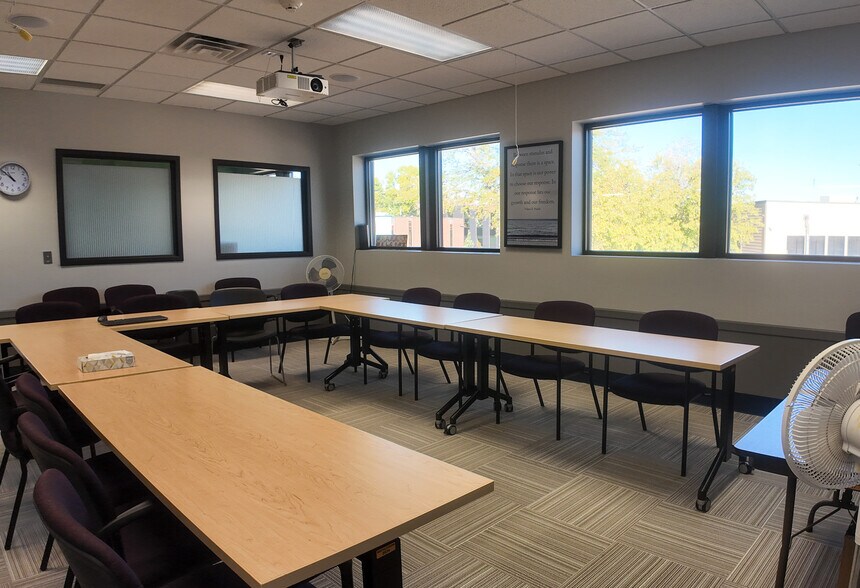 More Photos Of 630 S Minnesota Ave, Sioux Falls Office For Sale