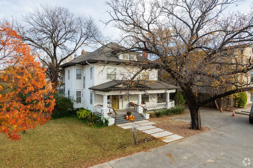 More Photos Of 1417 8th Ave, Fort Worth Hospitality For Sale