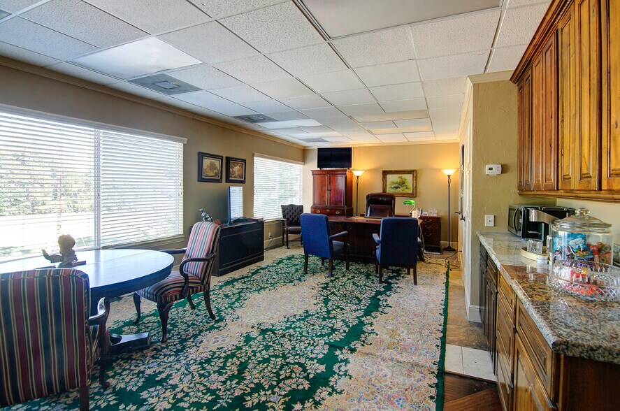 More Photos Of 12603 Highway 105 W, Conroe Office For Sale