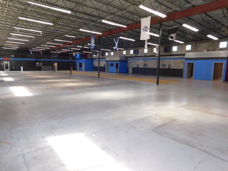 More Photos Of 5145 Commercial Dr, Melbourne Warehouse For Lease