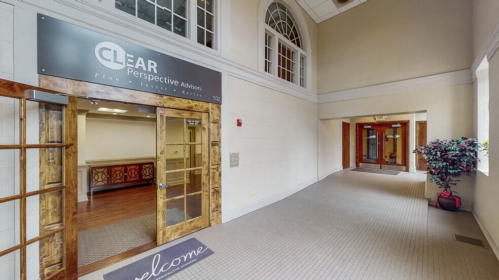 More Photos Of 202 W Main St, St Charles Office For Lease