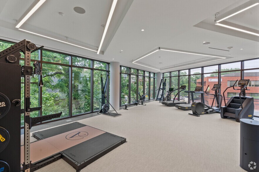 More Photos Of 4909 Auburn Ave, Bethesda Apartments For Lease