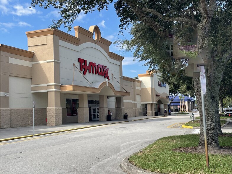 Primary Photo Of 1115 Vidina Pl, Oviedo Unknown For Lease
