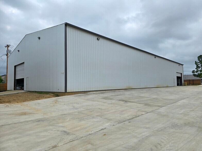 More Photos Of 11096 Wildwood dr, Olive Branch Industrial For Lease