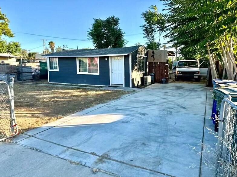 More Photos Of 3033 Railroad Ave, Ceres Office For Sale