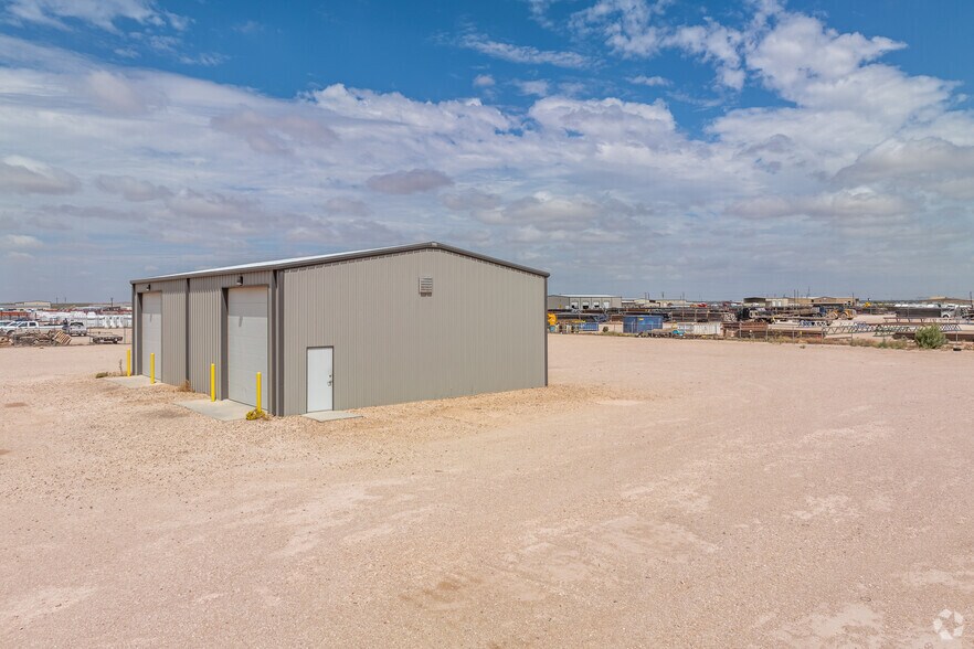 More Photos Of 10712 W County Road 77, Midland Service For Lease