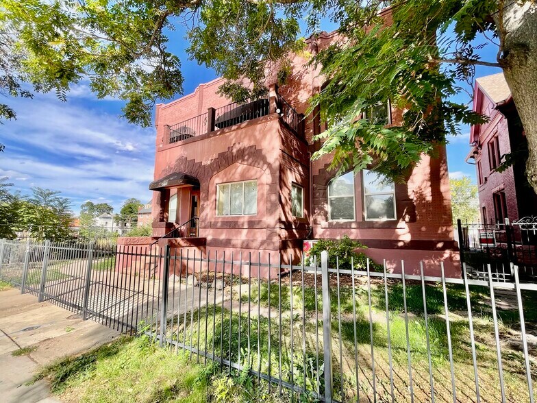 More Photos Of 1544 Pearl St, Denver Office Residential For Sale