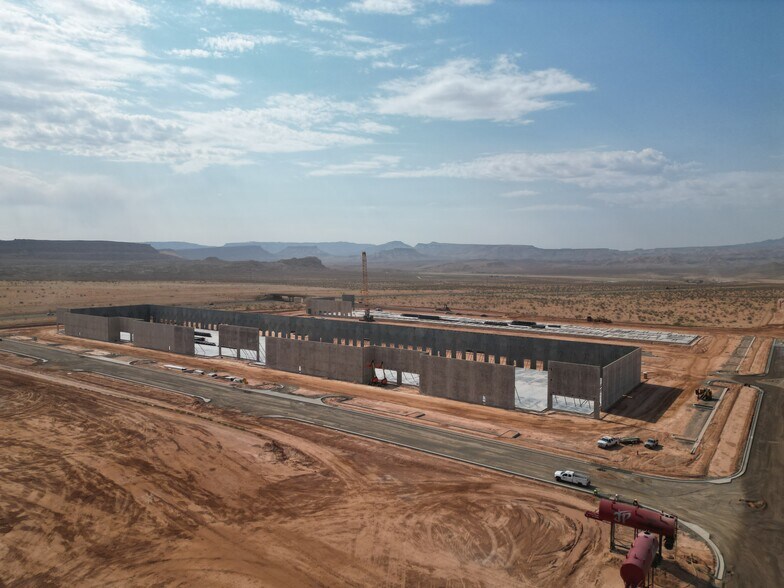 More Photos Of Southern Parkway, Saint George Unknown For Lease