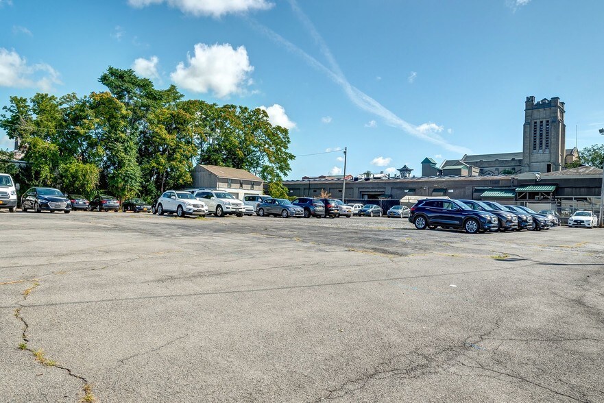 More Photos Of 647 W Genesee St, Syracuse Auto Dealership For Sale