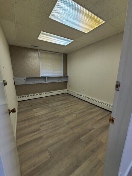 More Photos Of 10160 116th St NW, Edmonton Apartments For Lease