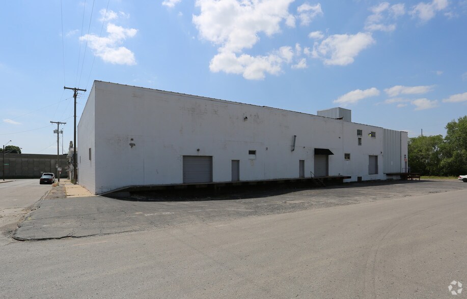 More Photos Of 300 S Holmes St, Kansas City Warehouse For Sale