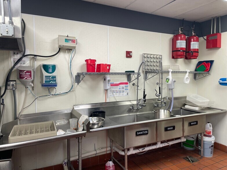 More Photos Of 72 NW 79th St, Miami Restaurant For Sale