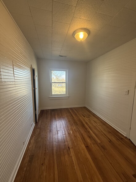 More Photos Of 295 Bethania Rural Hall Rd, Rural Hall Office For Sale