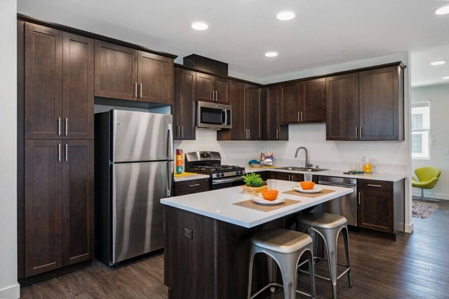 More Photos Of 11114 Darling Rd, Ventura Apartments For Lease