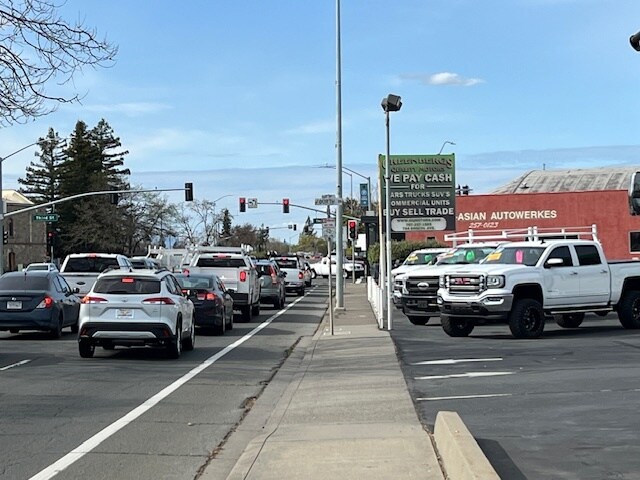 More Photos Of 784 Soscol Ave, Napa Auto Dealership For Lease