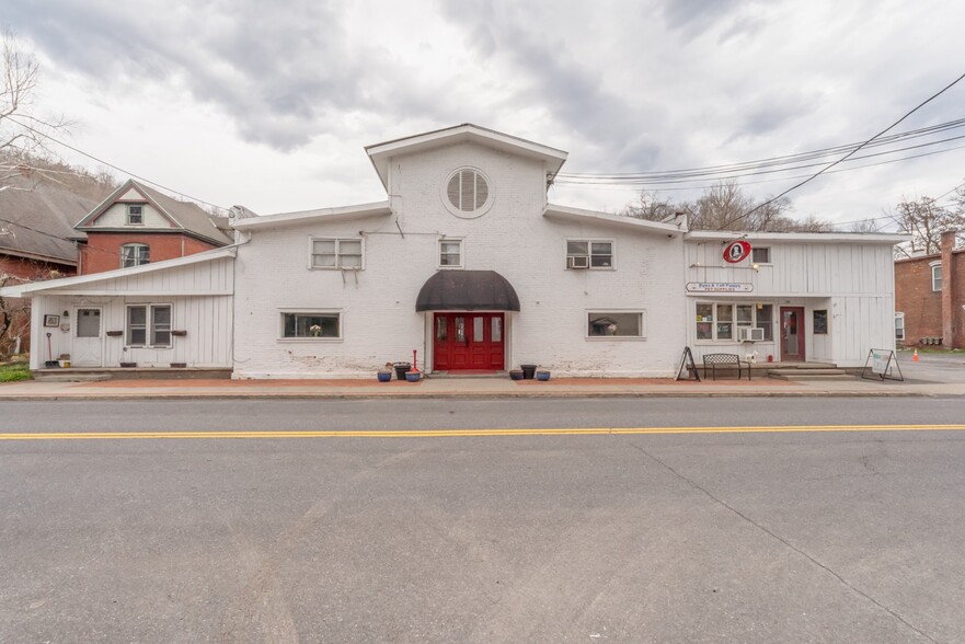 Primary Photo Of 388 Main St, Rosendale Restaurant For Sale