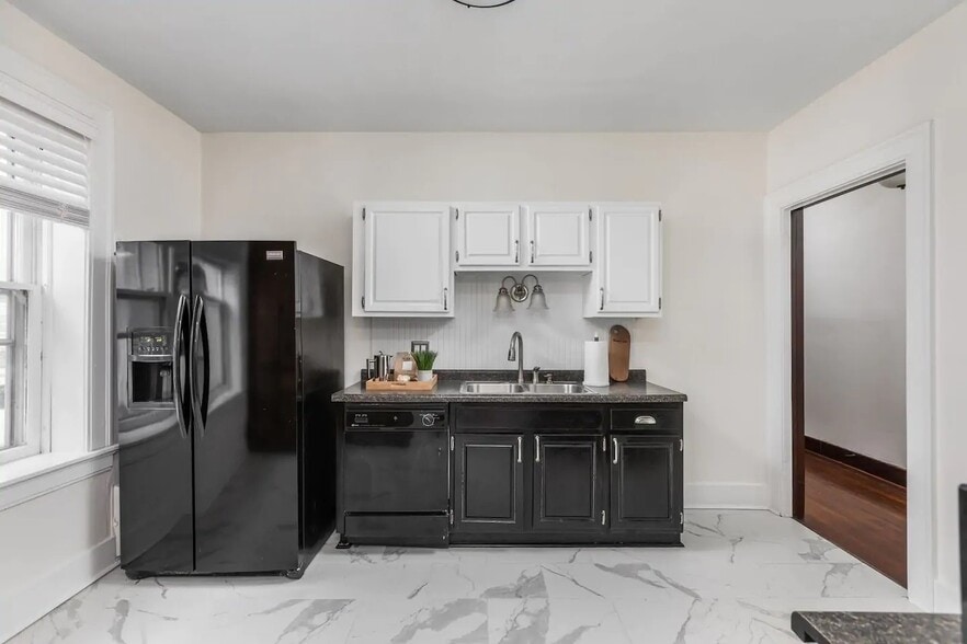 More Photos Of 2101 N Pennsylvania St, Indianapolis Apartments For Sale