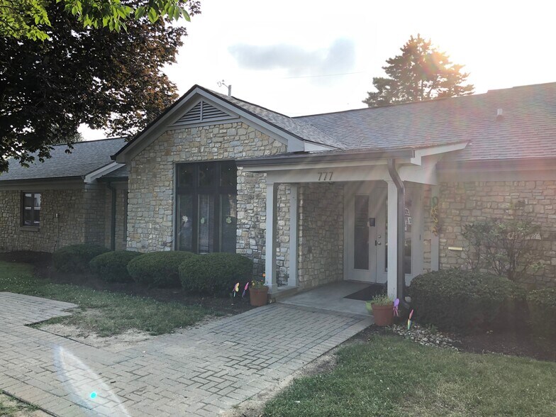 More Photos Of 777 E 86th St, Indianapolis Office Residential For Lease