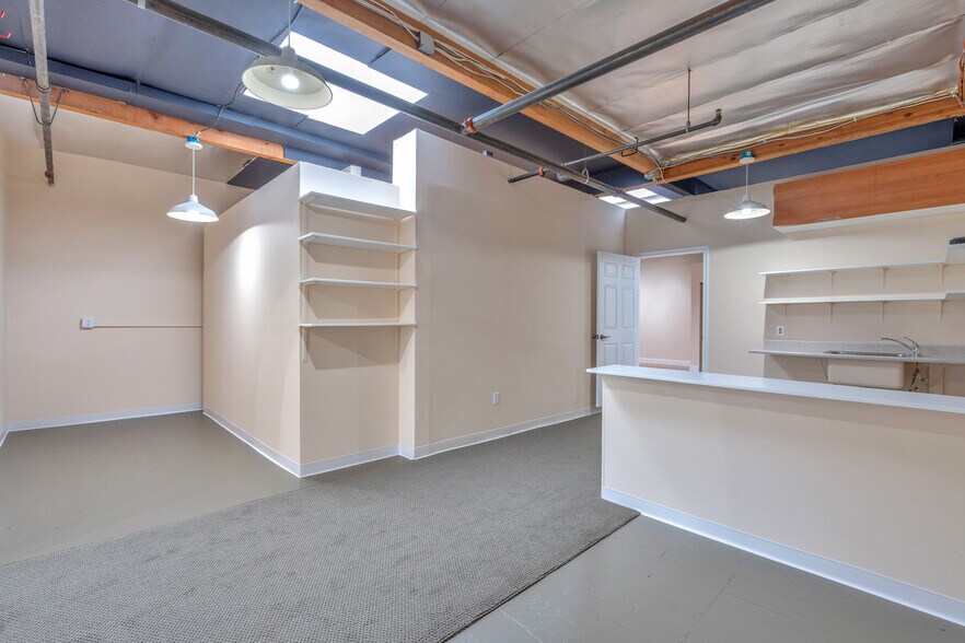 More Photos Of 74 Digital Dr, Novato Warehouse For Sale