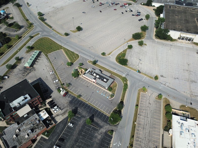 More Photos Of 1733-6935 Midway Mall, Elyria Unknown For Lease